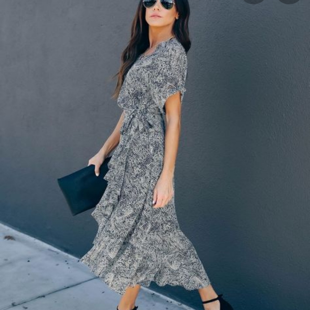 NWOT Calvin Klein chiffon Paisley dress size 6